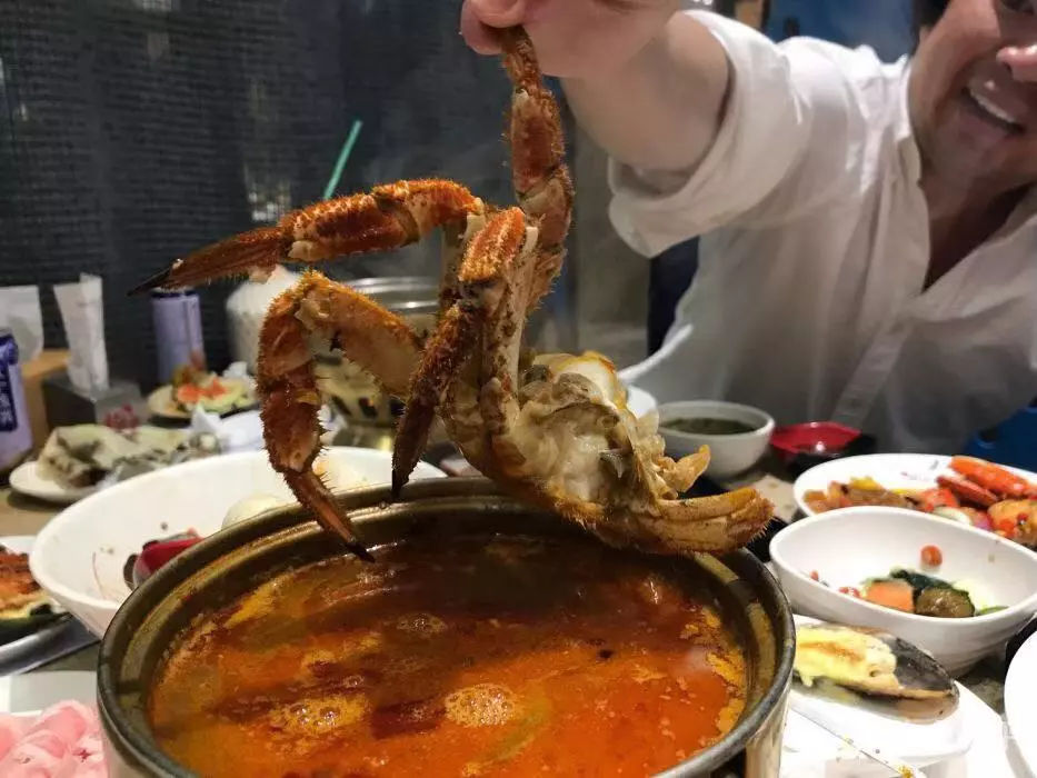 金旗舰 | 海鲜+温泉双倍满足，这个年会有点嗨！